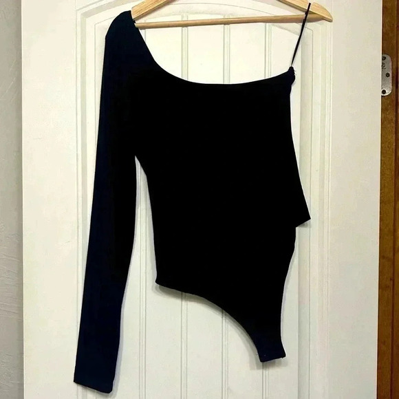 Women’s Le Lis One Shoulder Ribbed Long Sleeve Black Button Snap Body Suit Large - Picture 1 of 7